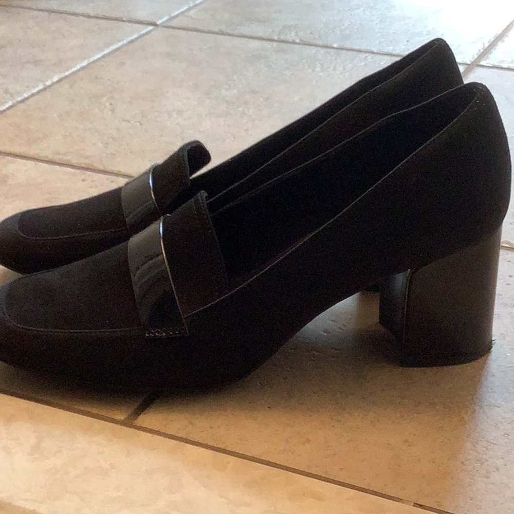 Anne Klein Black heels